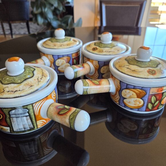 4 French onion soup crocks with lids. - Picture 1 of 7